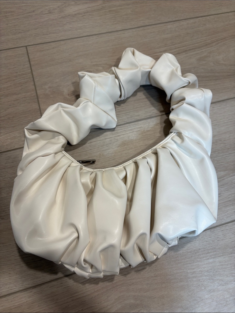 ASOS Cream Ruched Shoulder Bag - Picture 3 of 4